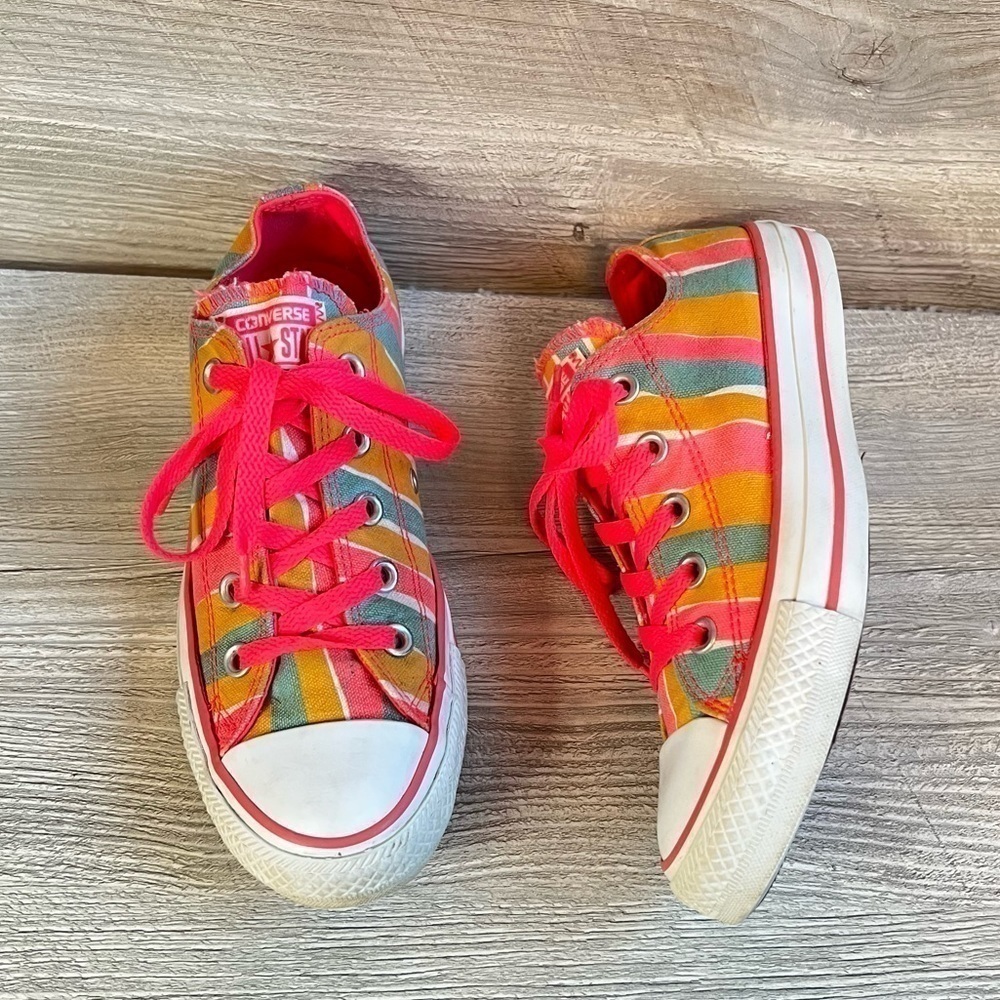 Unisex Converse All Star low top neon striped sneaker size 6 woman’s and 4 mens